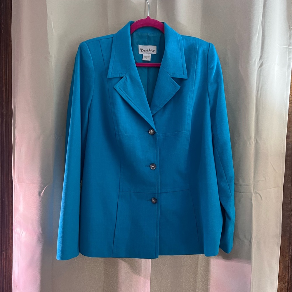 Tan Jay size 14 Turquoise blazer. Lined  polyester with pockets. EUC.